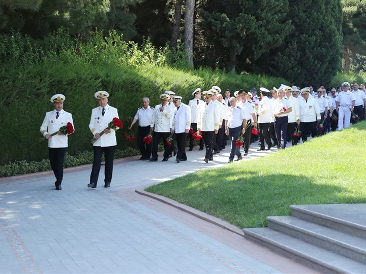 Азербайджанские моряки почтили память Общенационального лидера Гейдара Алиева – ФОТО